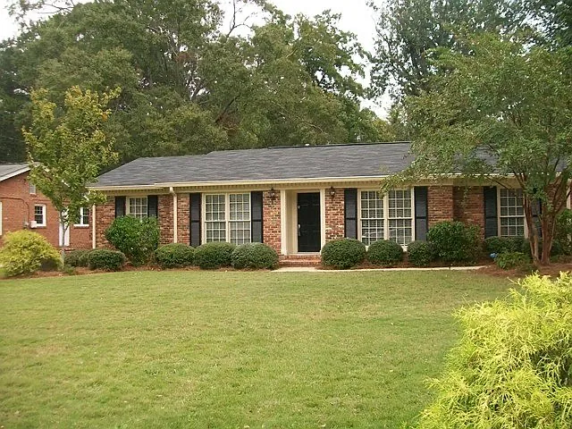 5820 Windsor Dr — Photo 1