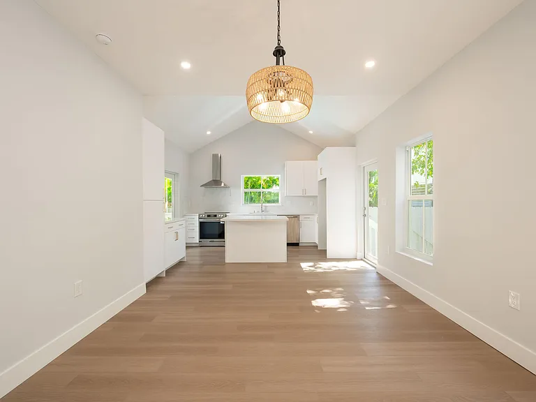 1315 William St — Photo 13