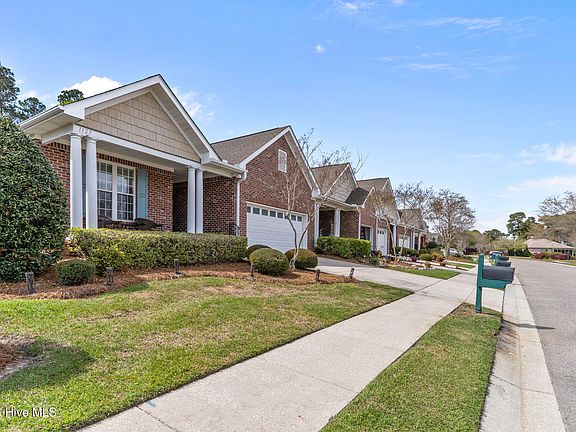 3rd image of 1127 Greensview Circle
