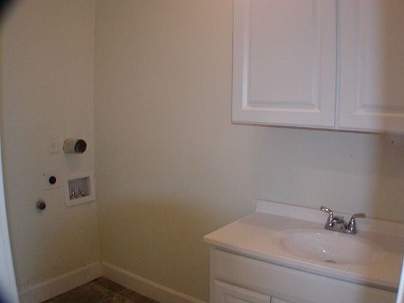 5th image of 2210 NE 22nd St