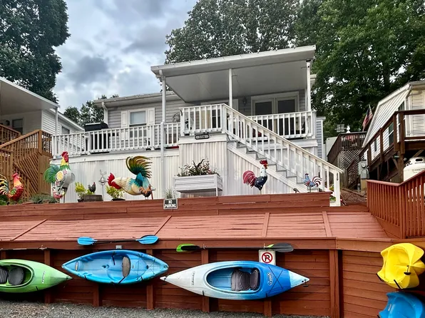 116 Clubhouse Drive Ext #429, New London, NC 28127