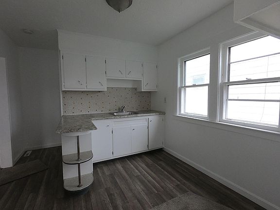 3rd image of 4613 Bucyrus Ave
