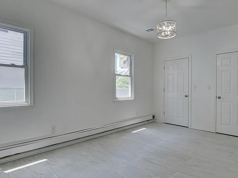 19 Bayview Ave #A — Photo 28