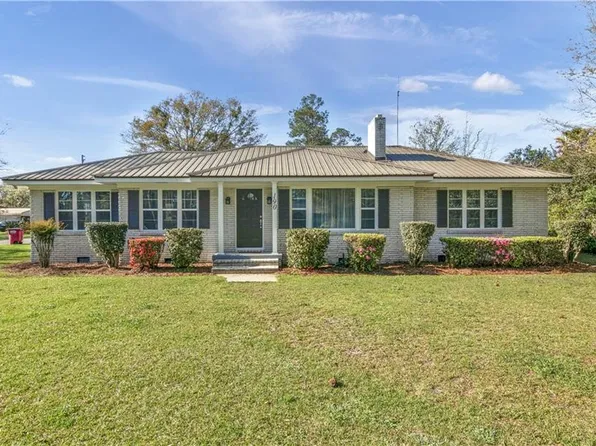 190 Plier St, Baxley, GA 31513