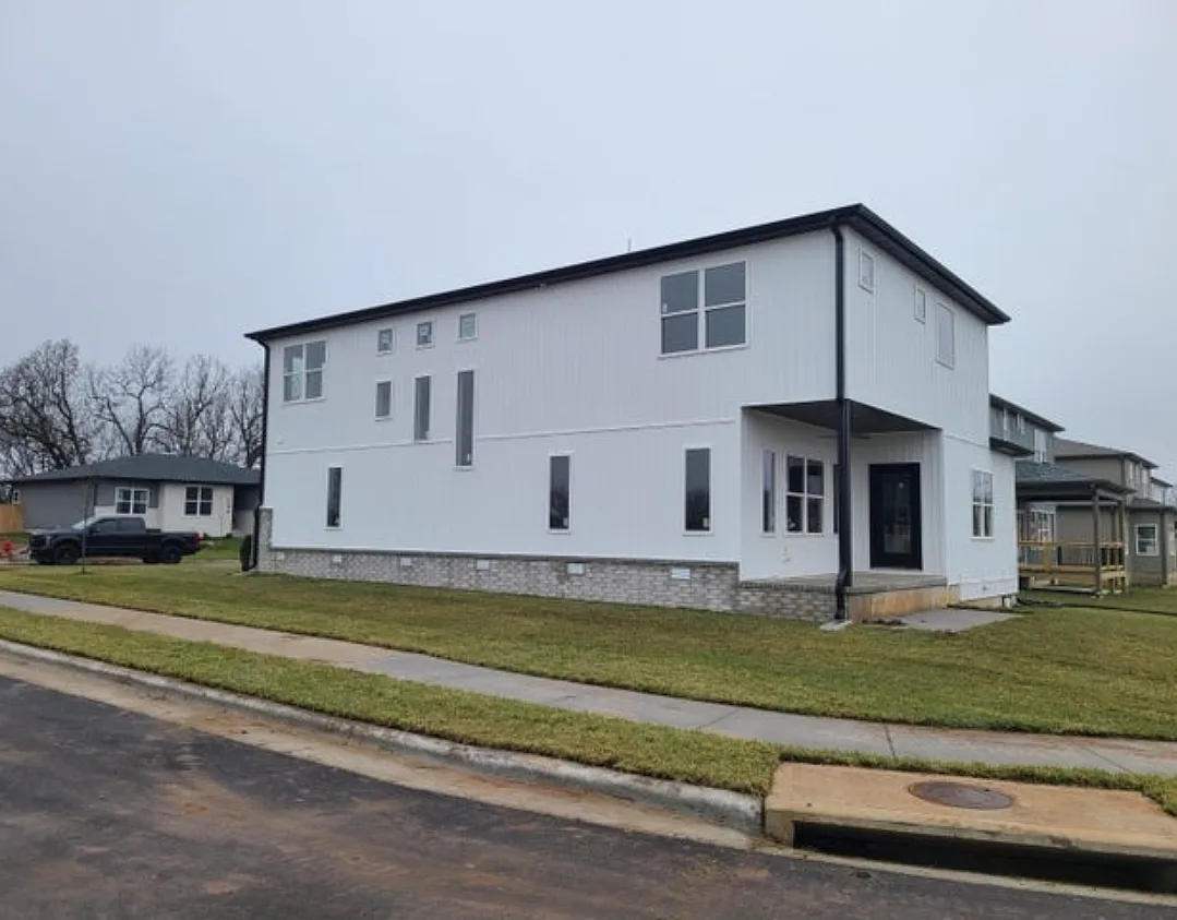 4 bed, 2.5 bath, 2162 sqft, $2,795 — Photo 3