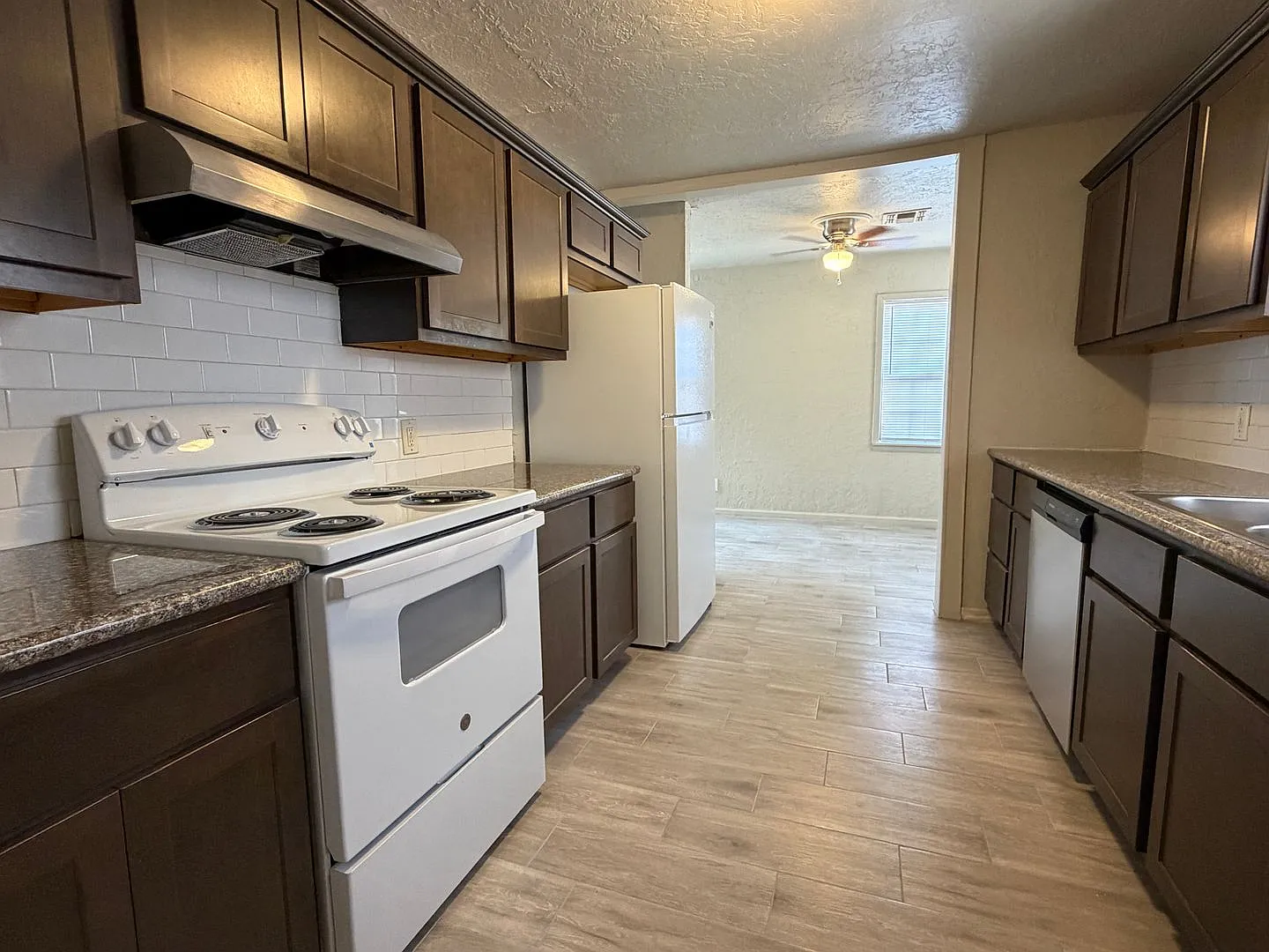 1503 NW Columbia- hot new listing! — Photo 4