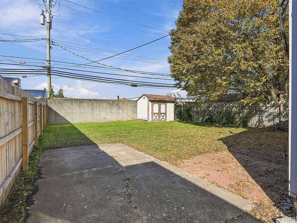 28793 Groveland St, photo 20
