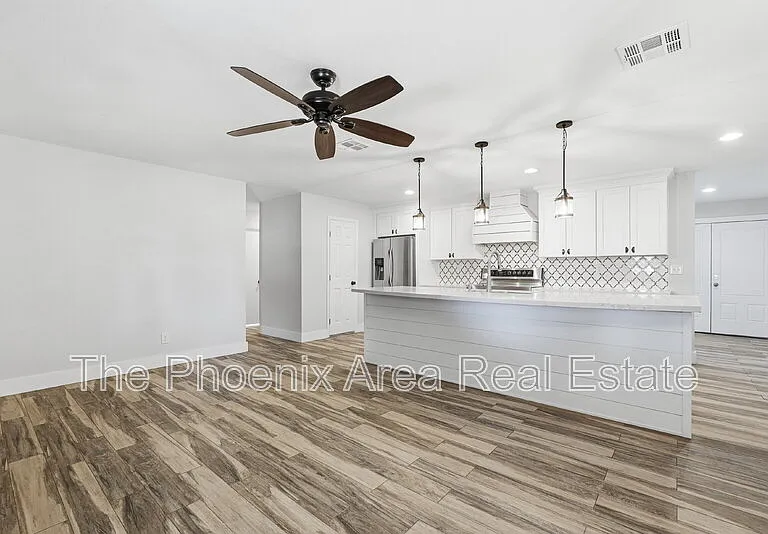 447 E Carson Dr — Photo 15