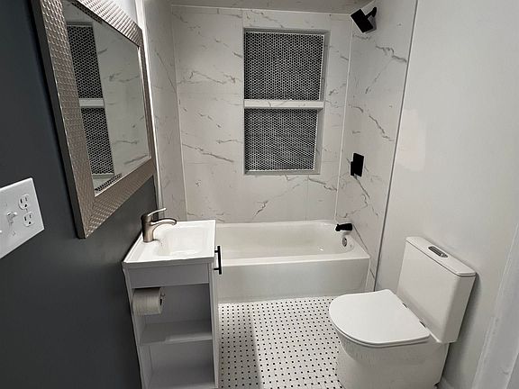 3rd image of 17891 Birmingham St