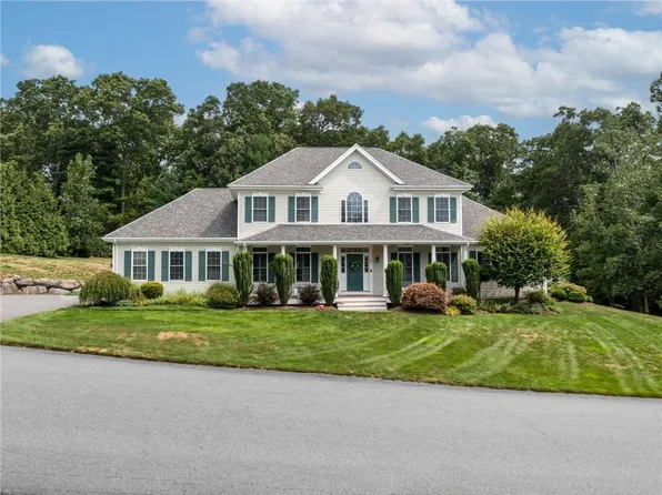 31 Bourque Rd, Cumberland, RI 02864