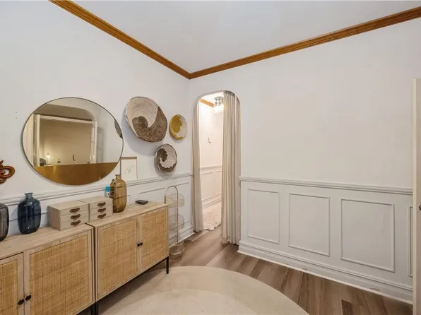 (undisclosed Address), New Rochelle, NY 10805