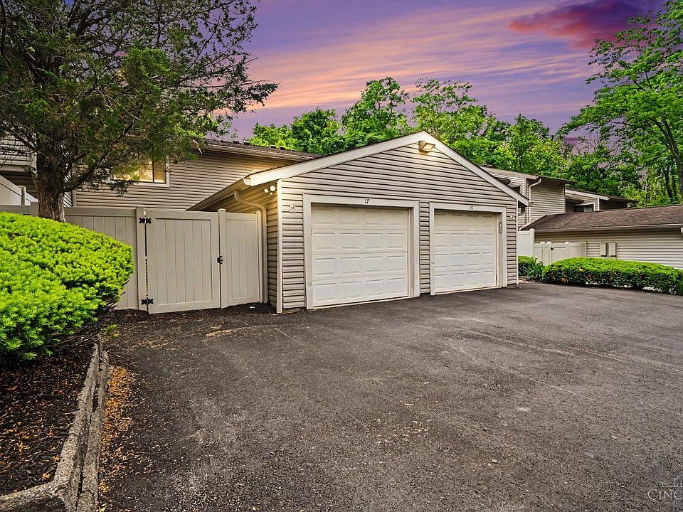 1st image of 17 Woodview Ct