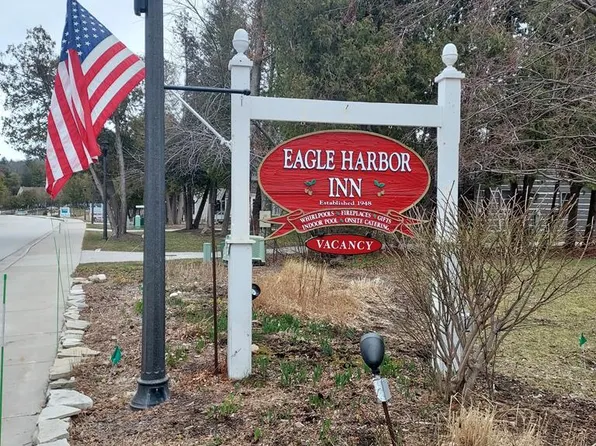 9914 Water St #E-4, Ephraim, WI 54211