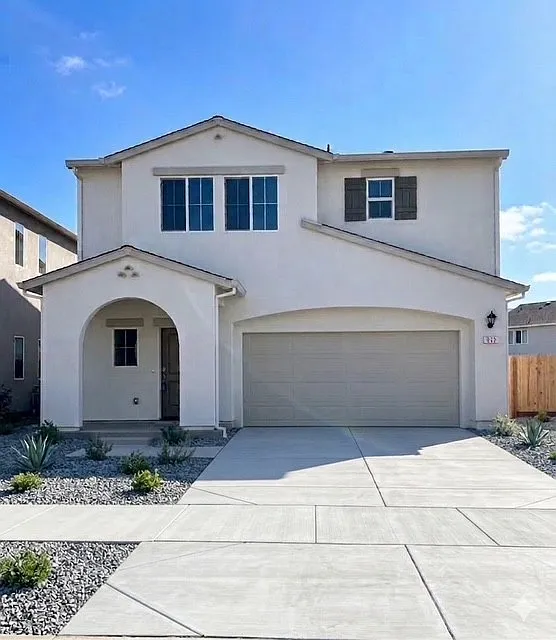 4 bed, 1811 sqft, $2,900 — Photo 1