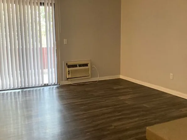 322 Hillside Terrace, 322 Hillside Ter #21, Vista, CA 92084