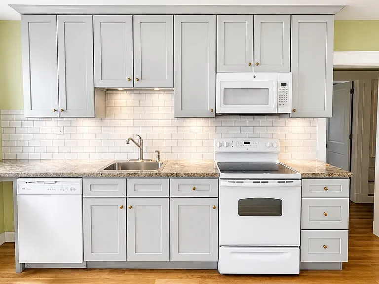 81 Grove St #1 — Photo 1