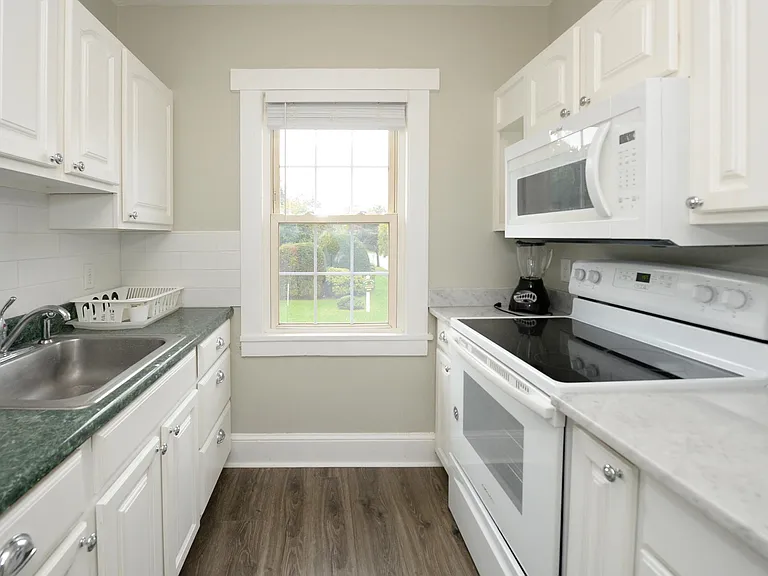 190 Rock Rd #2B — Photo 7