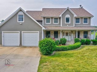 1127 Country Oak Dr, Ottawa, IL