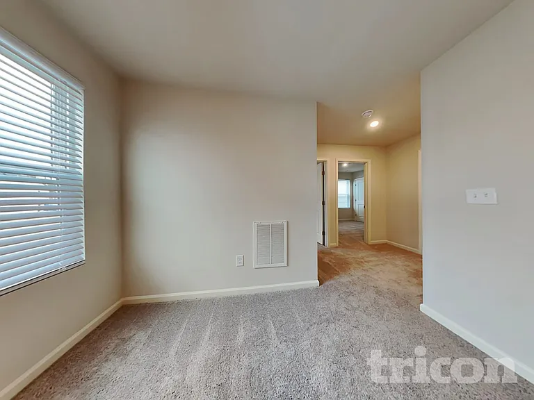 527 Dayspring Dr — Photo 15