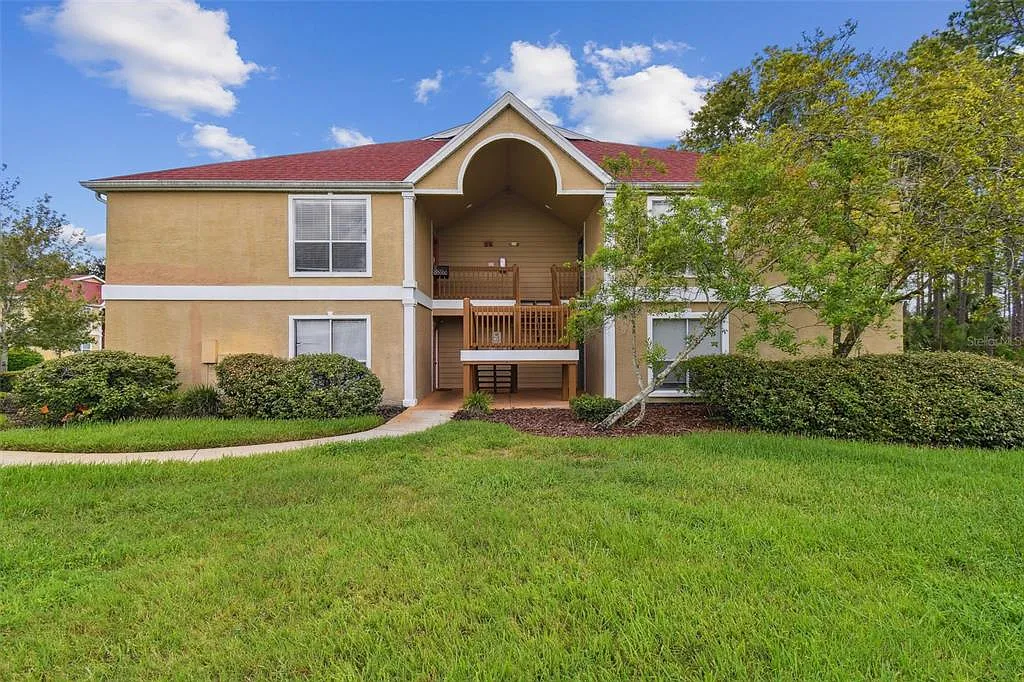 3 bed, 2.0 bath, 1274 sqft, $1,900 — Photo 1