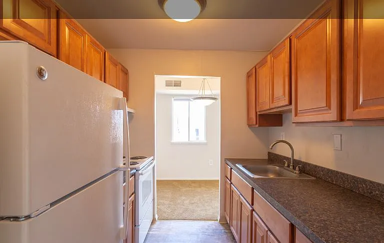 Towne Point Apartments — Photo 6
