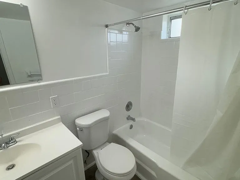 2401 NW 9th Ave — Photo 32