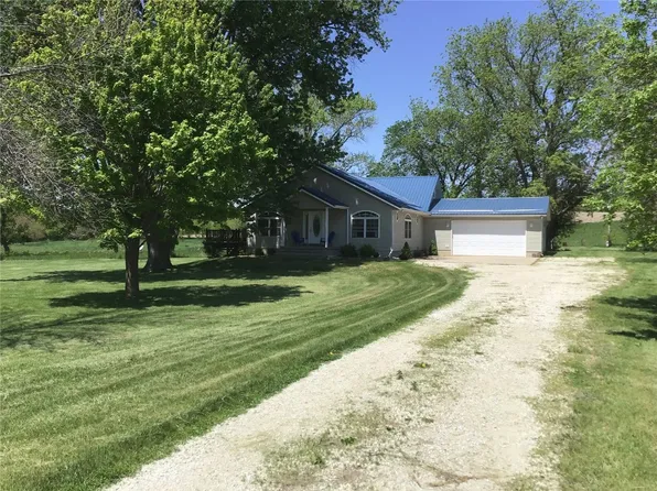 645 Sawyer Rd, Anamosa, IA 52205