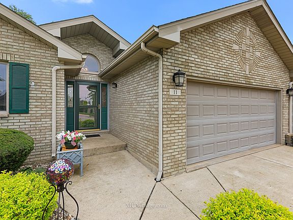 4th image of 11 Hilgert Ct