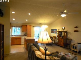 1105 Mount View Ln, Molalla, OR 97038