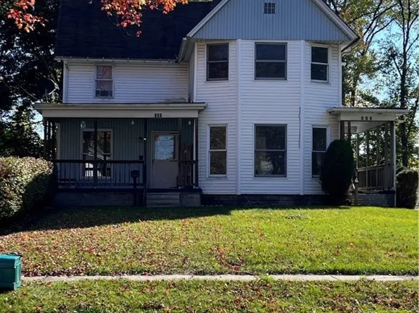 711-715 W Main Rd, Conneaut, OH 44030