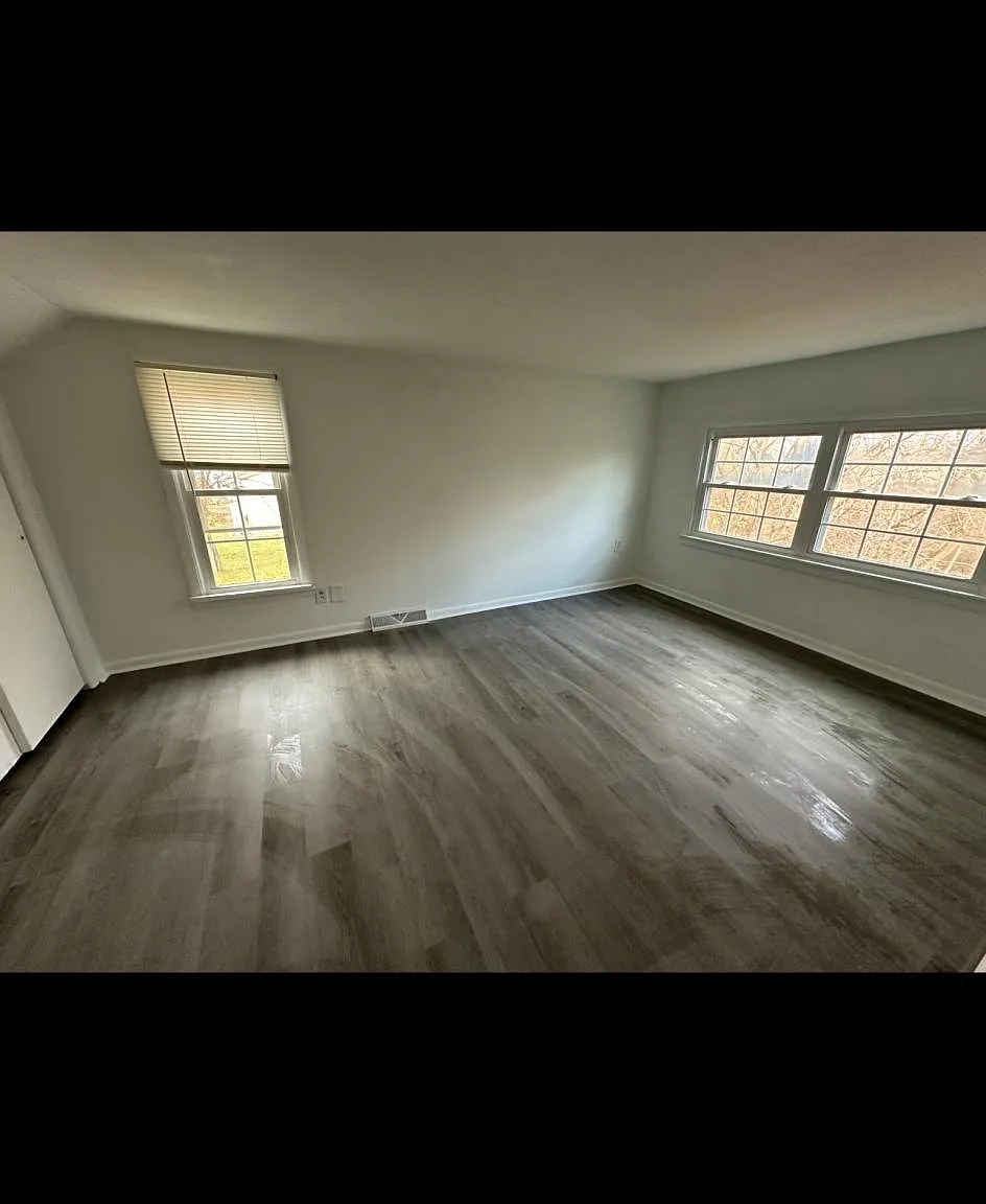 44 McCombe Dr — Photo 3