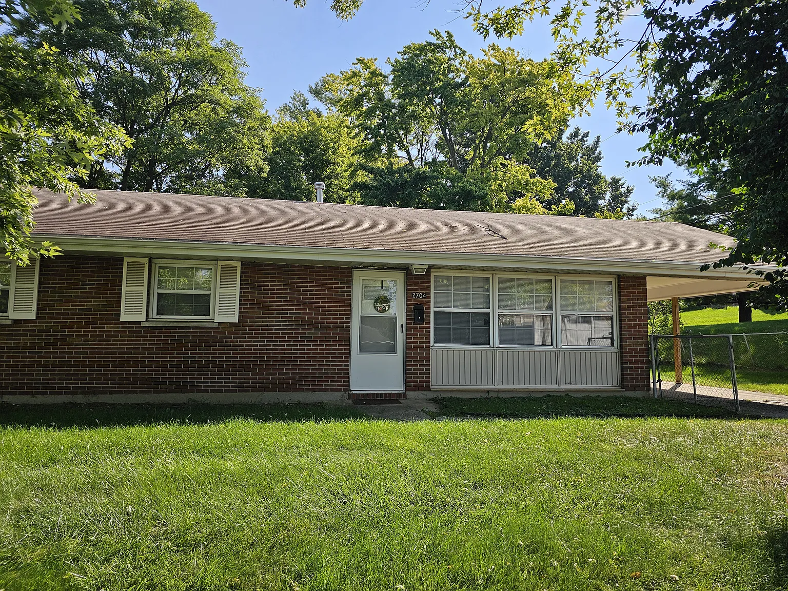 3 bed, 1.5 bath, 1250 sqft, $1,600 — Photo 2
