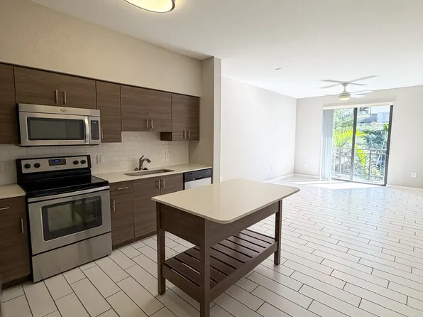 9443 Old Dixie Hwy #2, Miami, FL 33156