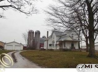 9900 N Nicholson Rd, Fowlerville, MI 48836