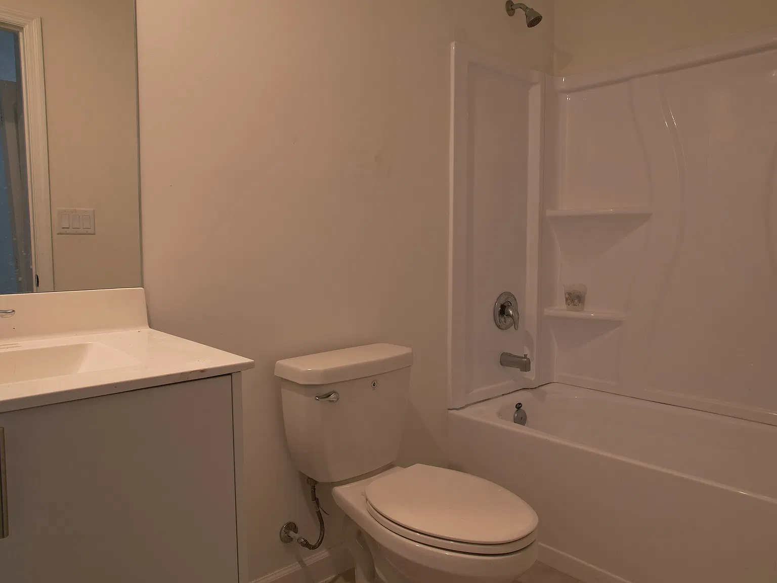 4 bed, 2240 sqft, $4,450 — Photo 3