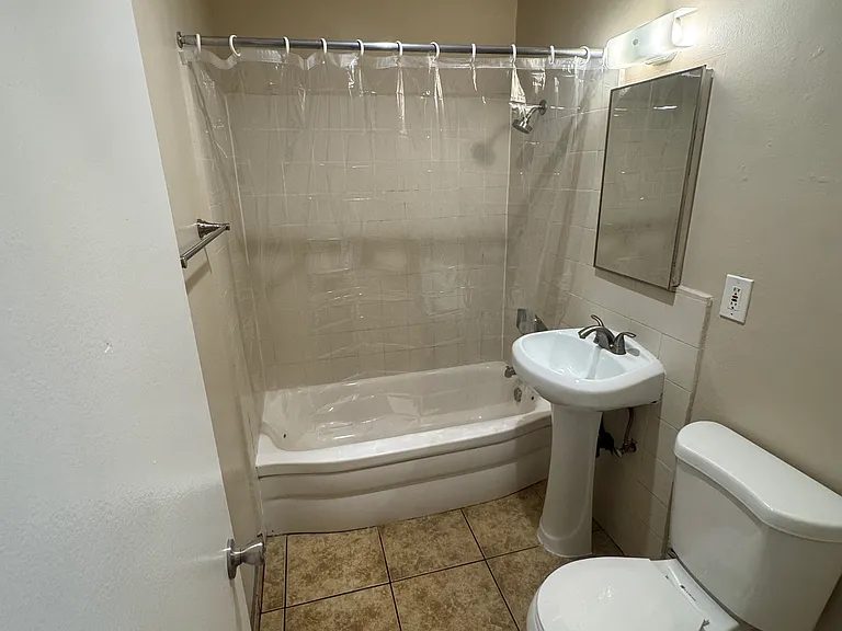 1407 S Gilbert St #24 — Photo 4