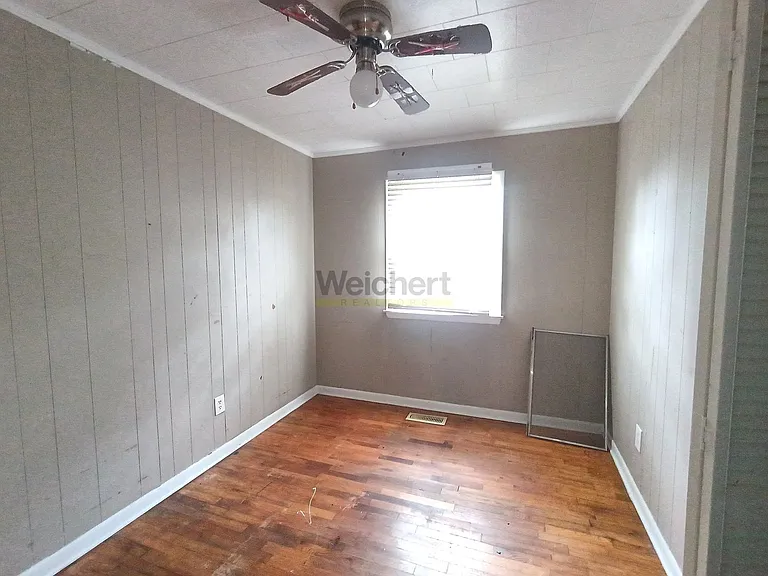 809 Thomas St — Photo 8