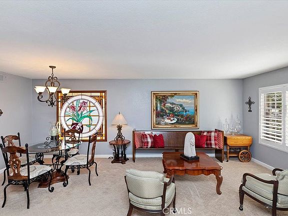 5th image of 825 Derby St
