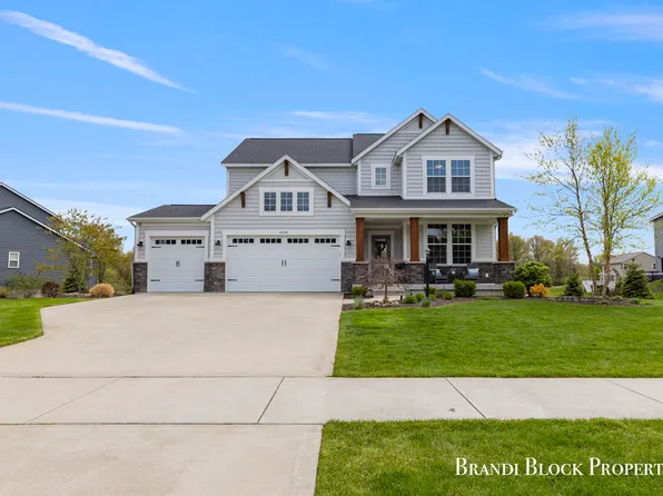 6548 Summer Meadows Dr NE, Rockford, MI 49341