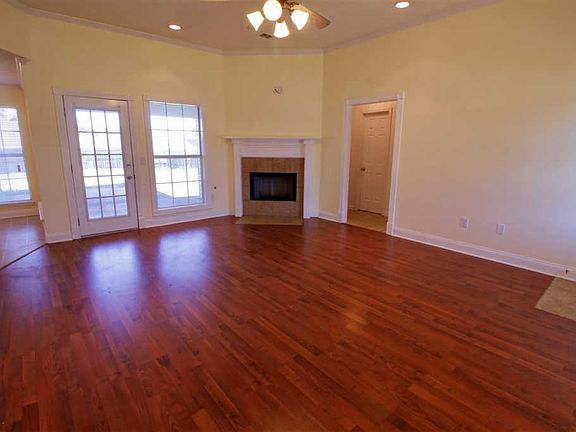 4th image of 114 Dogwood Way