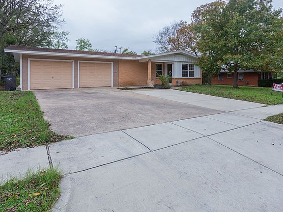 3rd image of 7817 Ewing Ave