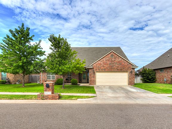 3rd image of 12405 Smithfield Ln