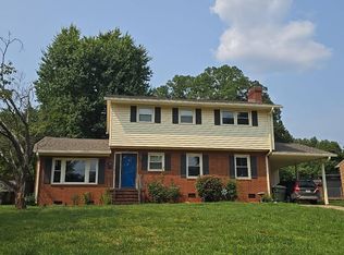 3006 New Hanover Dr, Greensboro, NC 27408