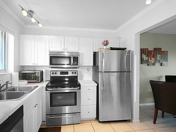 5th image of 300 Waterway Drive S #407