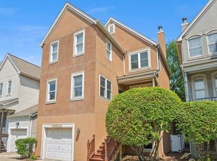 1800 W Diversey Pkwy APT F, Chicago, IL 60614
