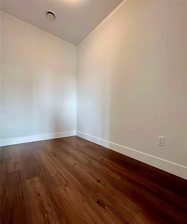 1st image of 1000 Lackner Pl #606