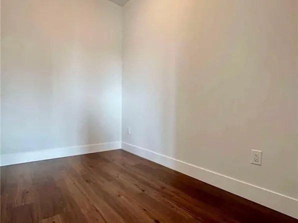 1000 Lackner Pl #606, Kitchener, ON N2A 0L3