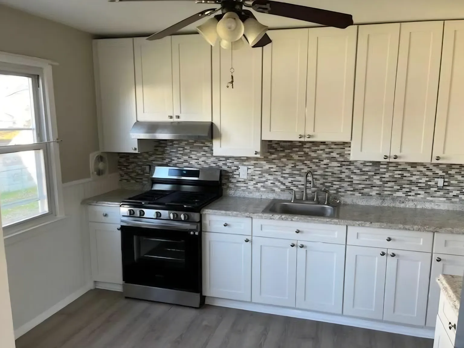 3 bed, $2,600 — Photo 2
