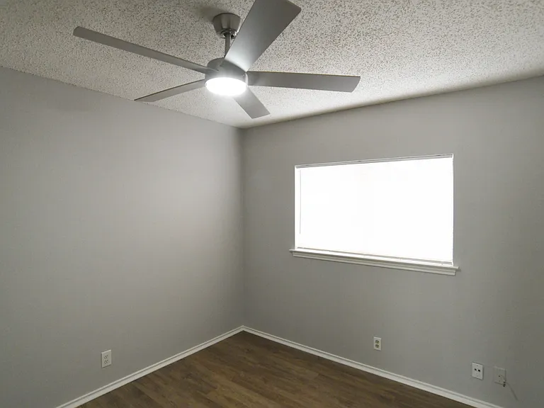 3231 Tree Grove Dr — Photo 13