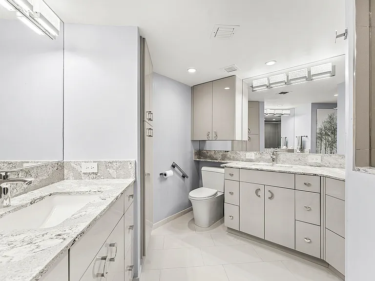 100 SE 5th Ave #410 — Photo 28